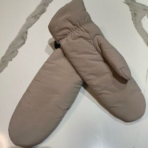 Indigo Love & Lore insulated Cozy Tan Mittens New XS